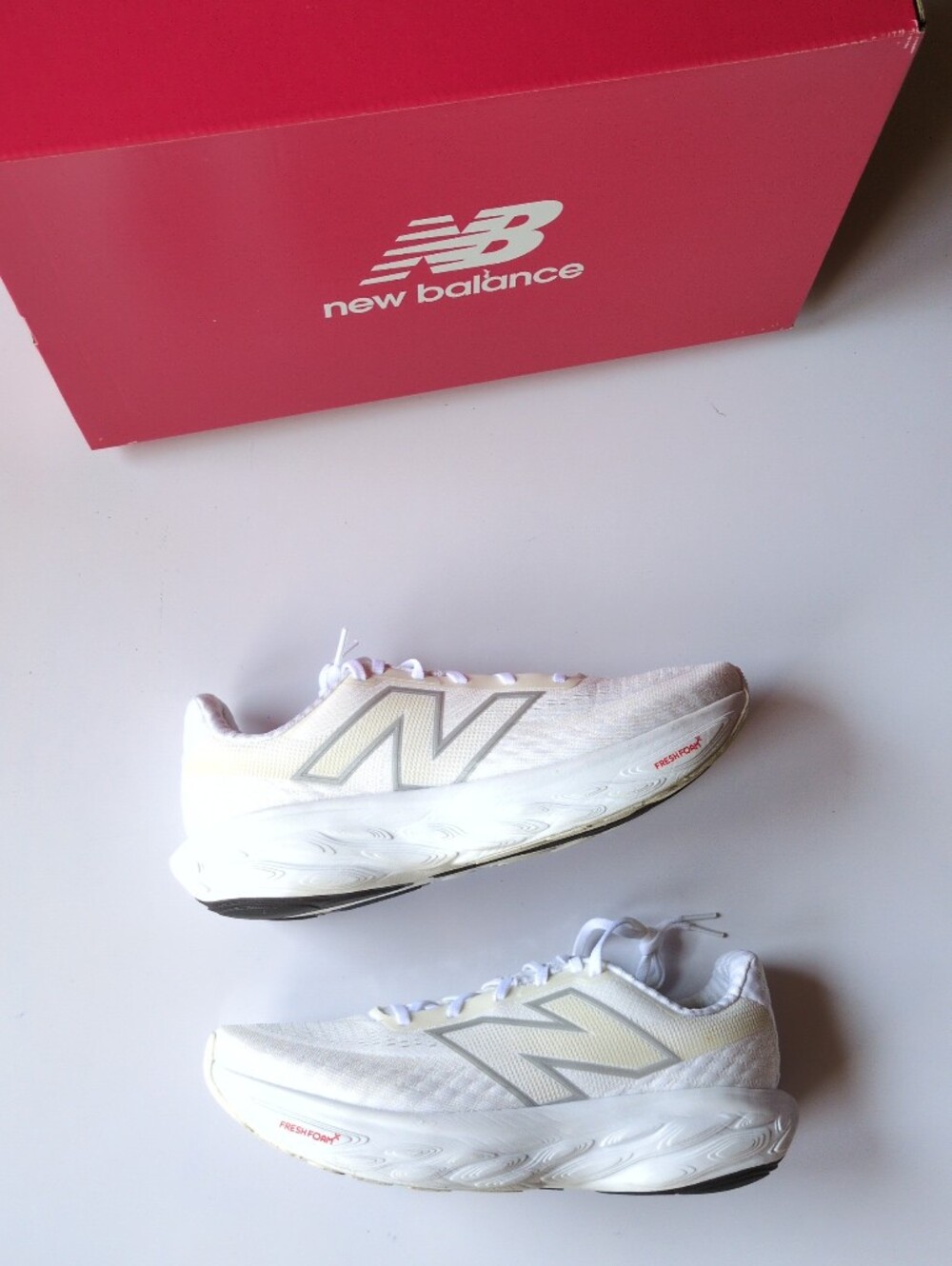 New Balance Fresh Foam X 1080 v14 Mens Size 10M Ivory White Running Shoes